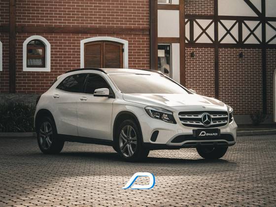 MERCEDES-BENZ GLA 200 1.6 CGI FLEX STYLE 7G-DCT